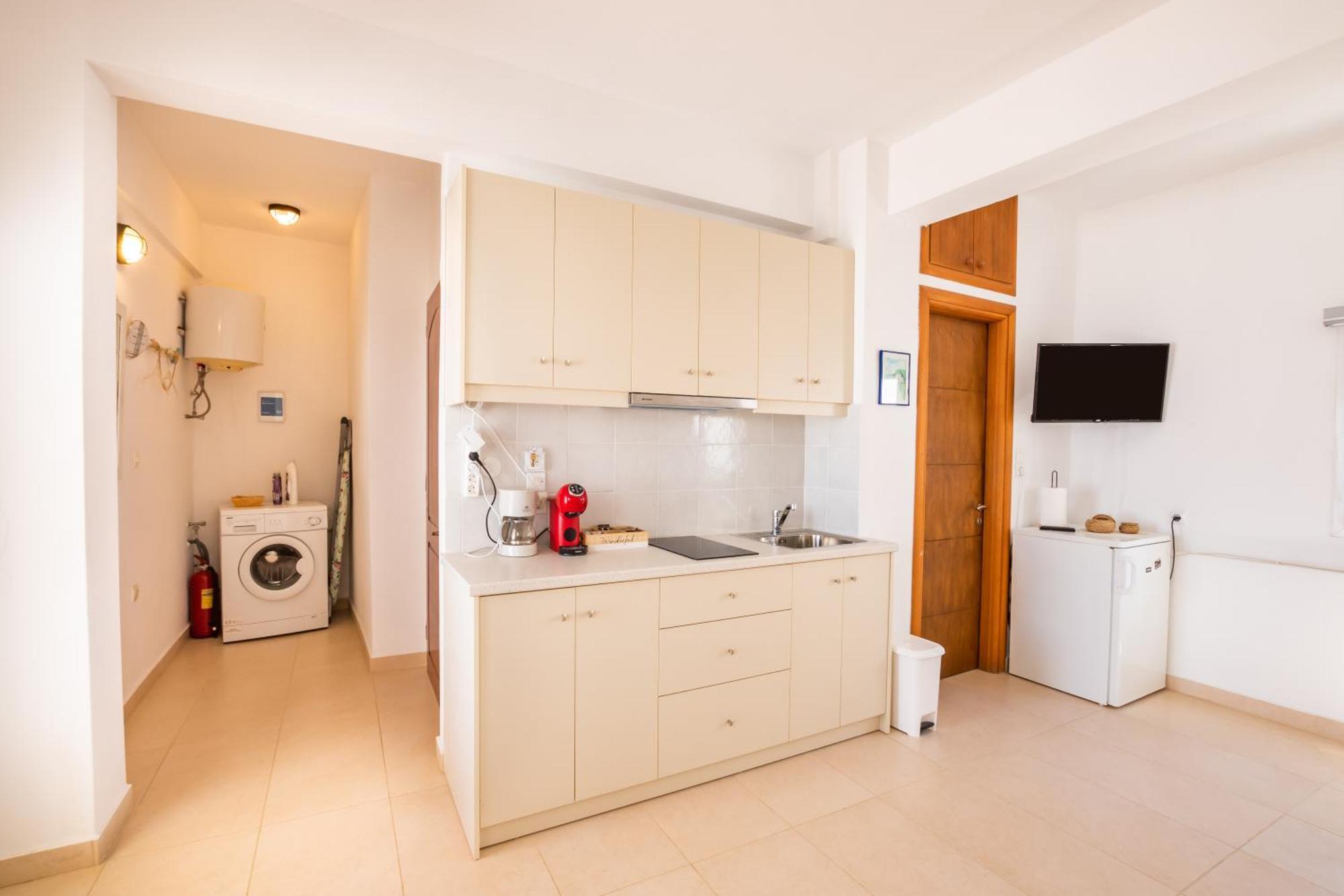 Mimis & Connie 2 Apartment Karpathos Town  Exterior photo