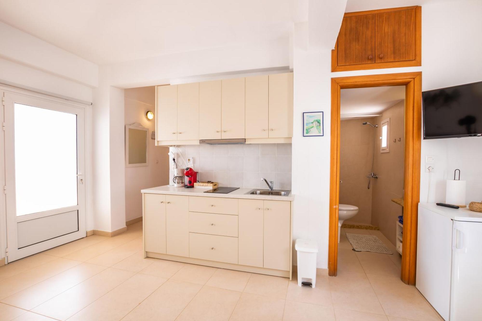 Mimis & Connie 2 Apartment Karpathos Town  Exterior photo